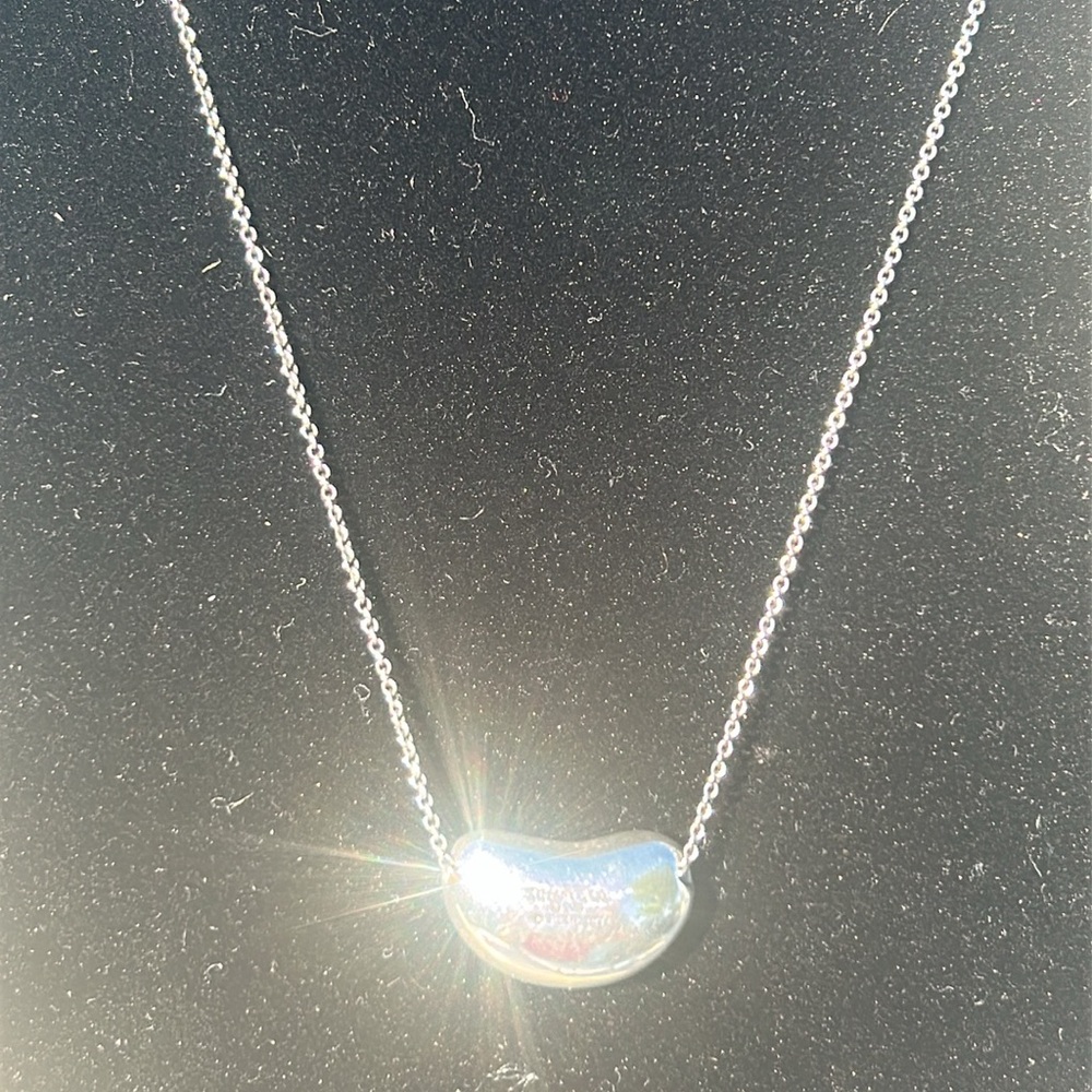 Tiffany & Co. Elsa Peretti Bean pendant necklace in sterling silver - Picture 2 of 4